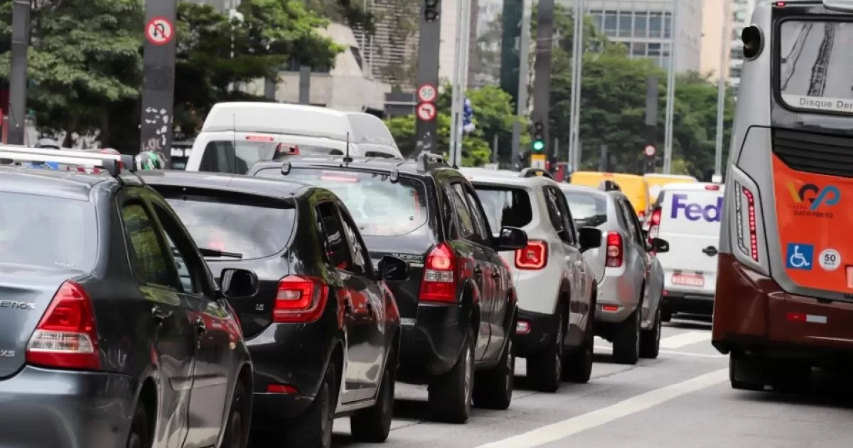 SP oferece desconto de 3% no IPVA 2025 para veículos com placa final 1 até segunda