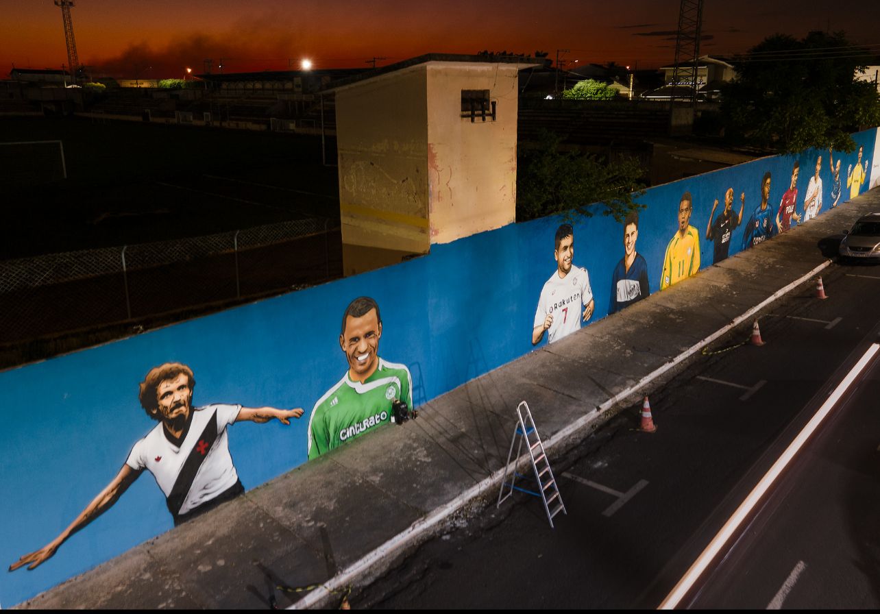 Craques andradinenses ganham mural no Estádio