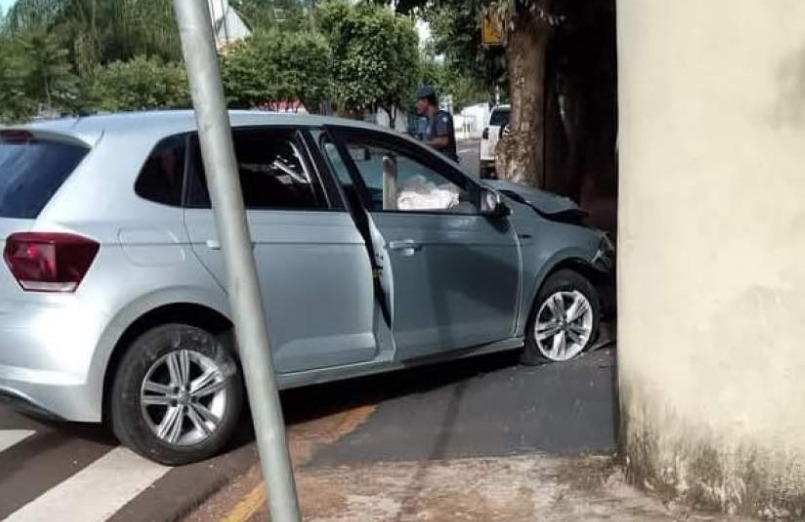 Polícia faz perseguição com troca de tiros com ladrão de carro