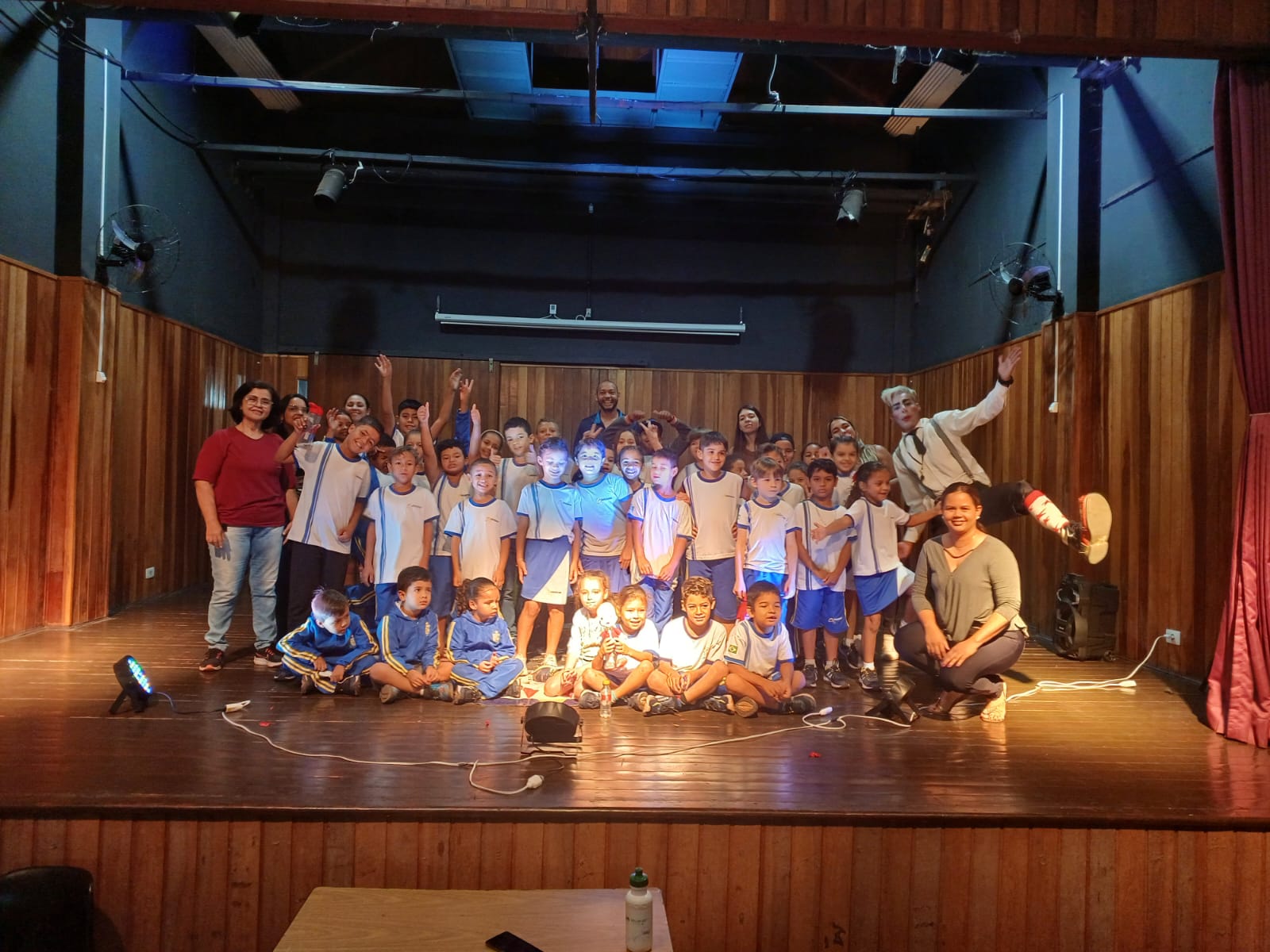 Cultura: Alunos do Timboré vem à cidade conhecer o “Teatro”