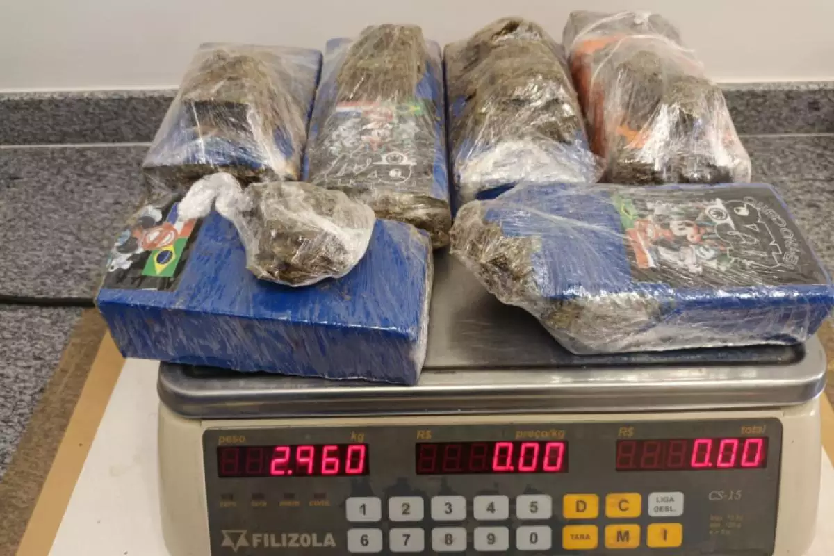 Polícia Militar apreende drogas em obra em Andradina