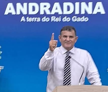 Vereador Silas Carlos solicita melhorias no mini campo do Jardim Europa