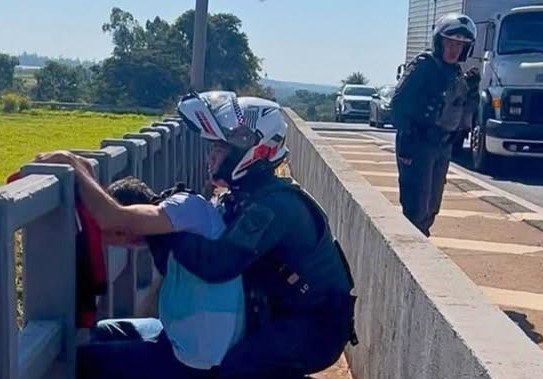 Ação heroica de policiais andradinenses impede tragédia no viaduto da rodovia Marechal Rondon