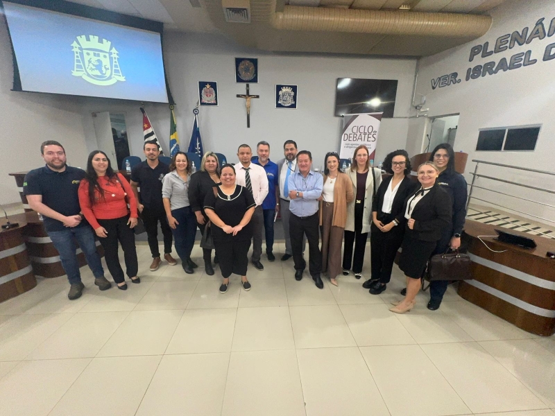 Representantes de Andradina participam de debate sobre gestão pública