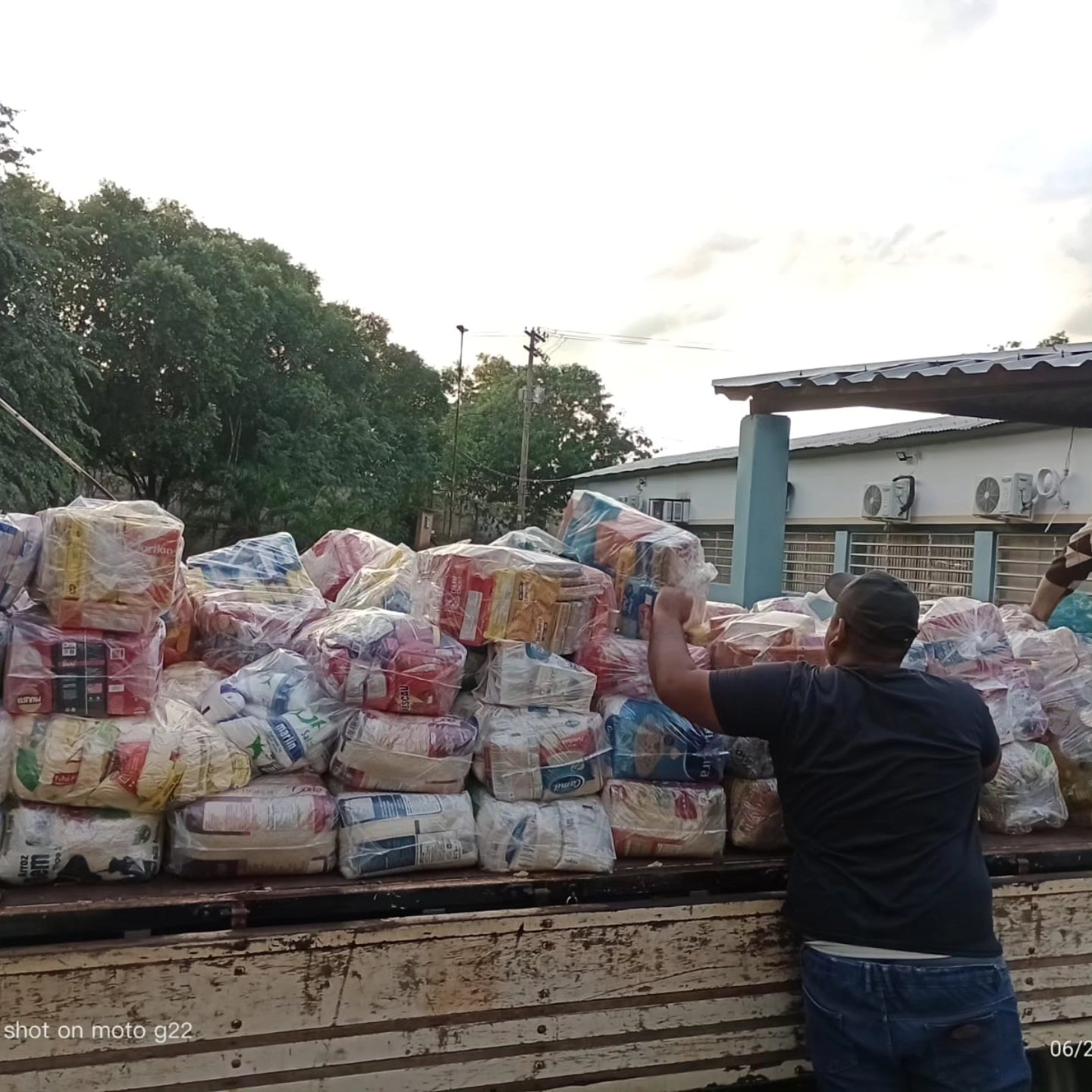 Doações de alimentos da Festa do Peão chegam ao Hospital de Amor de Jales