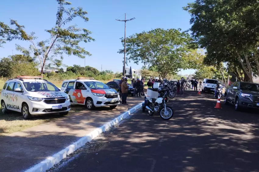 Operação Escapamento fiscaliza 248 motos e apreende sete veículos