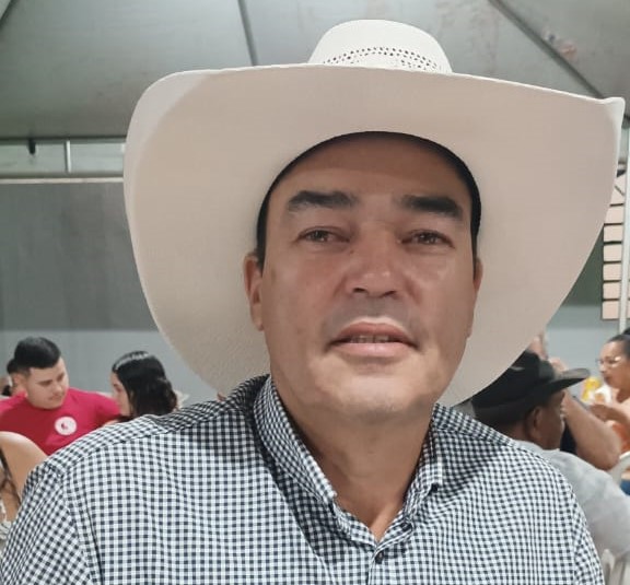 Vereador Rodarte dos Anjos agradece apoio de Dirceu Dalben em visita ao gabinete durante votação que garantiu o MIT para Andradina