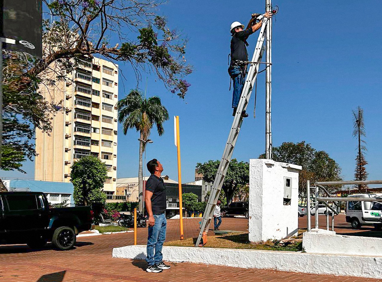 Câmeras de vigilância são instaladas na Moura Andrade