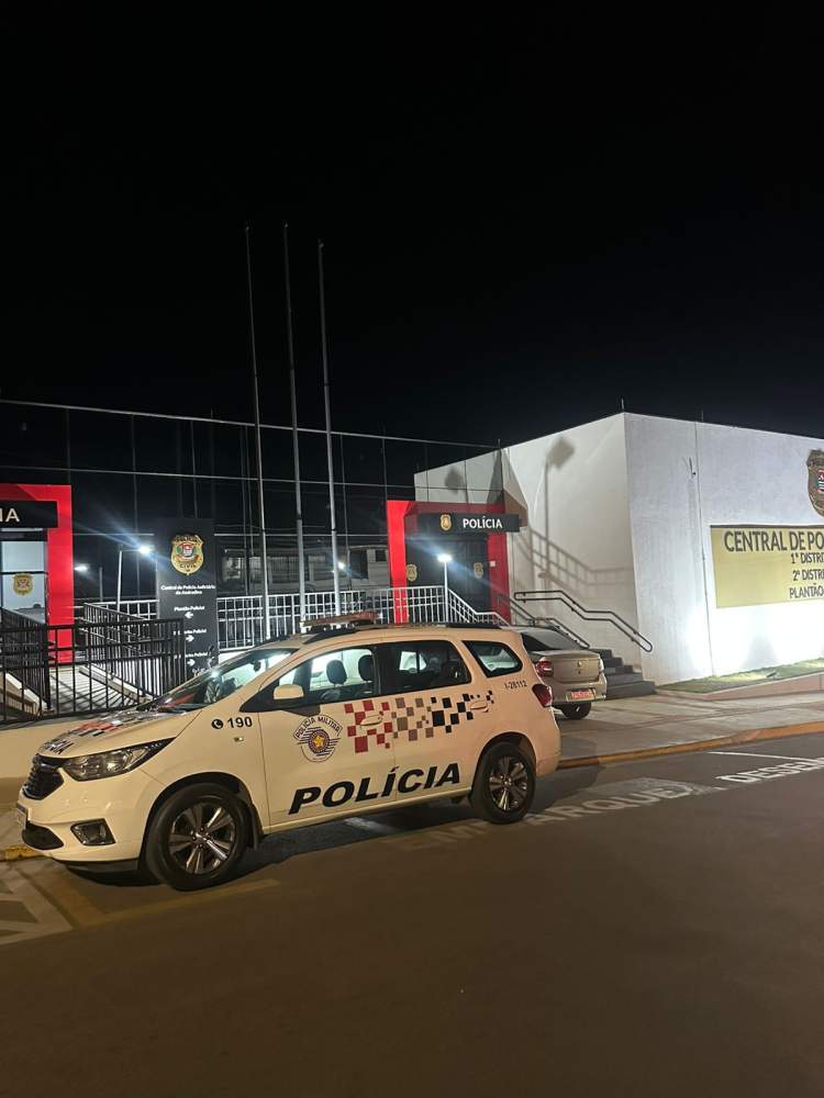 Homem é preso por embriaguez e desacato após acidente em Castilho