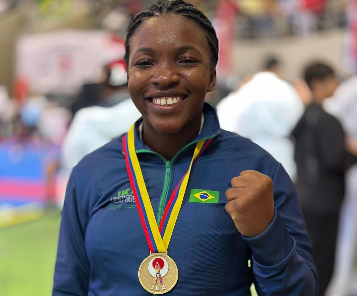 Karateka andradinense Anna Beatriz é campeã Pan-Americana por equipe