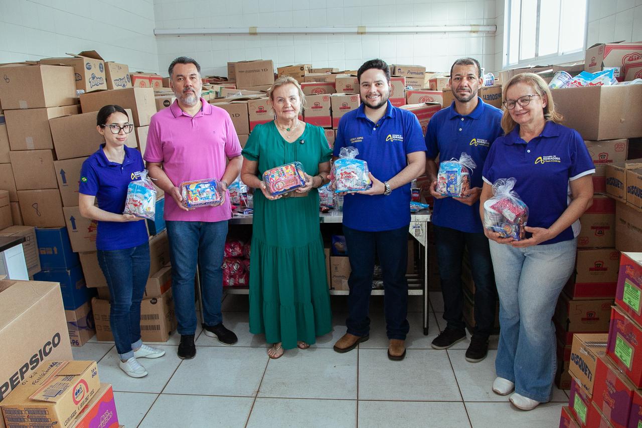 Mais de 5 mil alunos de Andradina recebem kits e passeios especiais pelo Dia das Crianças