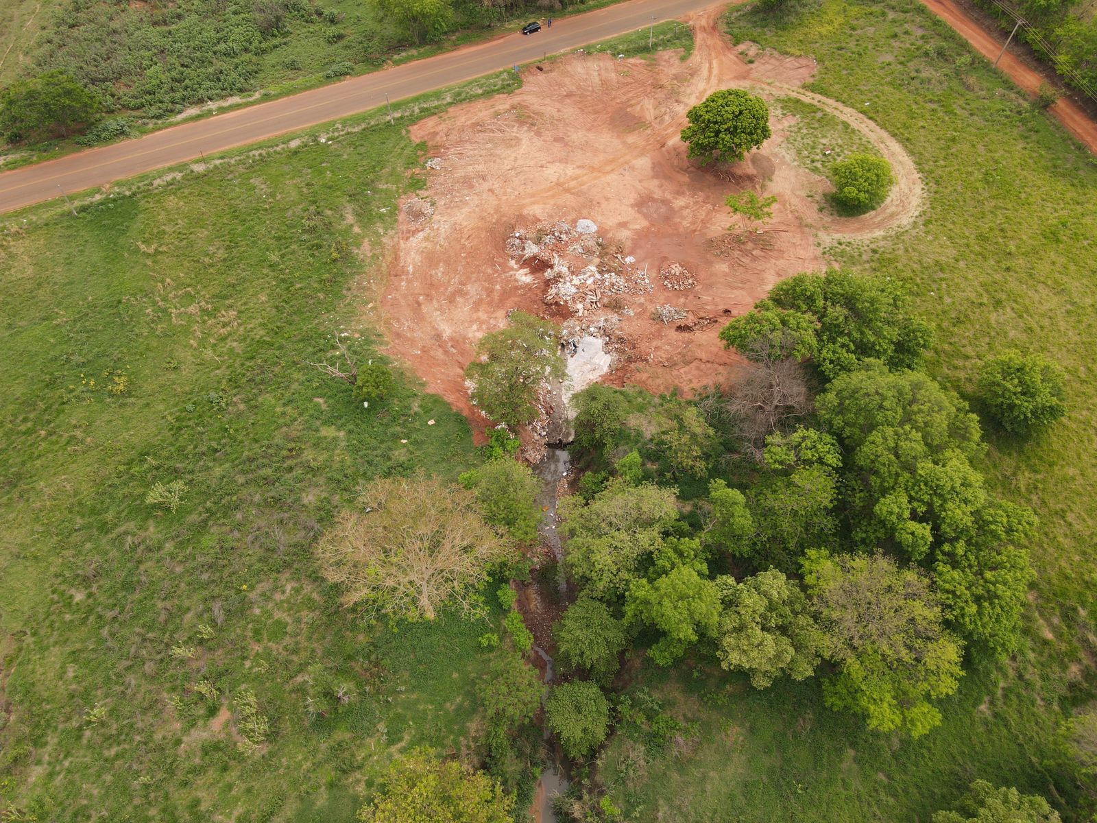 Prefeitura de Andradina realiza obra para conter erosões próximas à Penitenciária