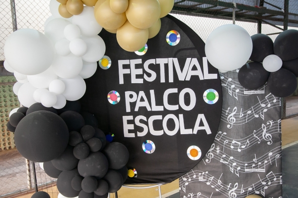Projeto Palco Escola encanta público na EMEF Ondina Hofig de Castilho em Andradina