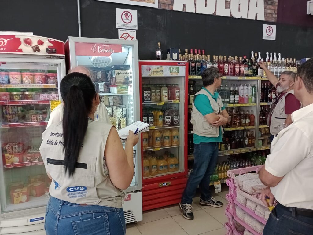 Vigilância Sanitária realiza ação preventiva em Pereira Barreto devido a casos de intoxicação por metanol na região