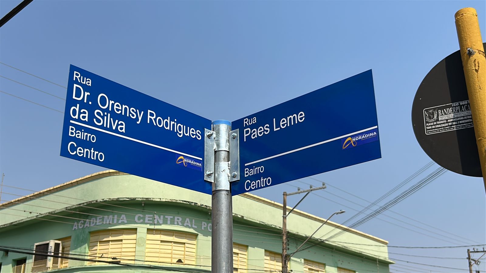 Trânsito mais seguro: Prefeitura de Andradina substitui mais de 150 placas no Centro
