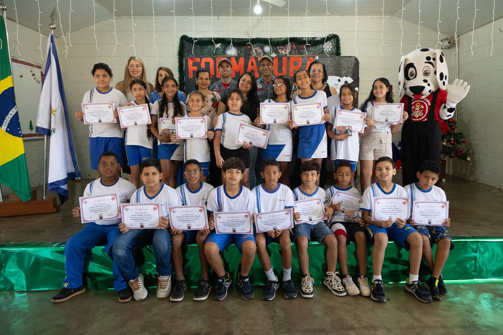 Alunos da Josepha de Jesus Carreira concluem Programa Bombeiro na Escola