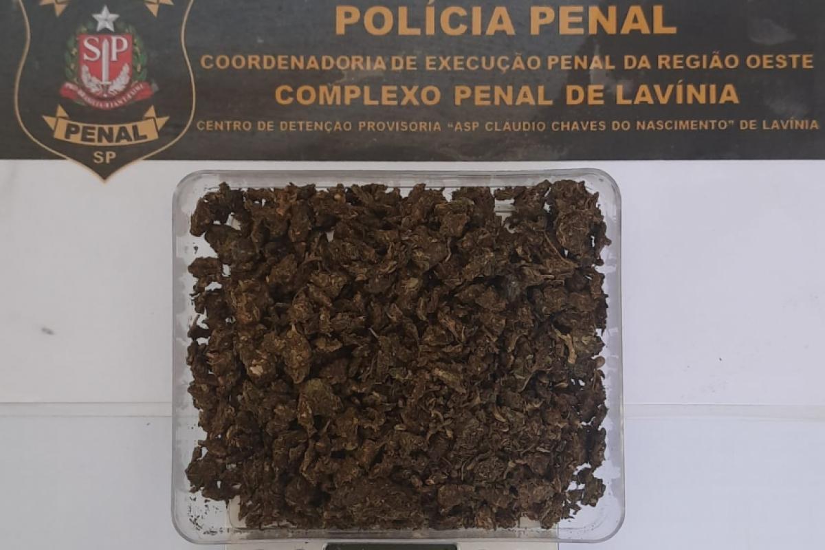 Visitantes flagrados com drogas em presídios da região