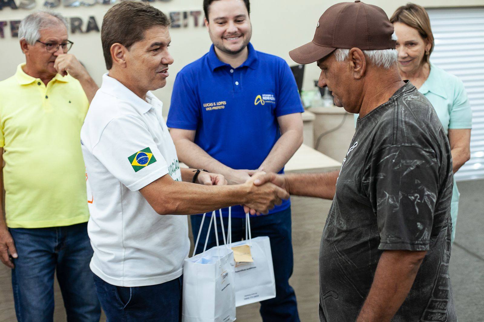 Professor Luzimar destina quase R$ 80 mil para a Saúde e ajuda a reduzir fila de pacientes com problemas auditivos em Andradina