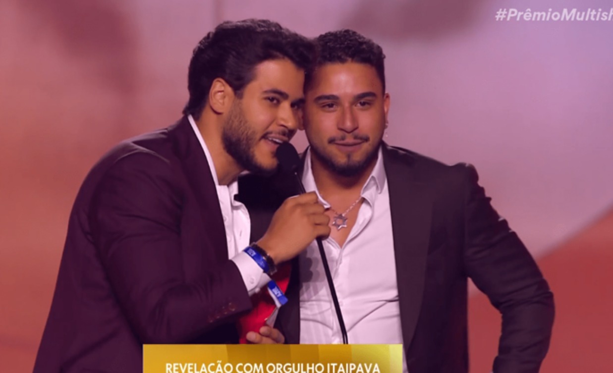 Atração do Natal Encantado de Andradina ganha prêmio Artista Revelação Multshow 2025