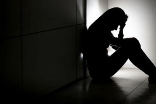 Encontro termina em agressão e expõe riscos de relações online