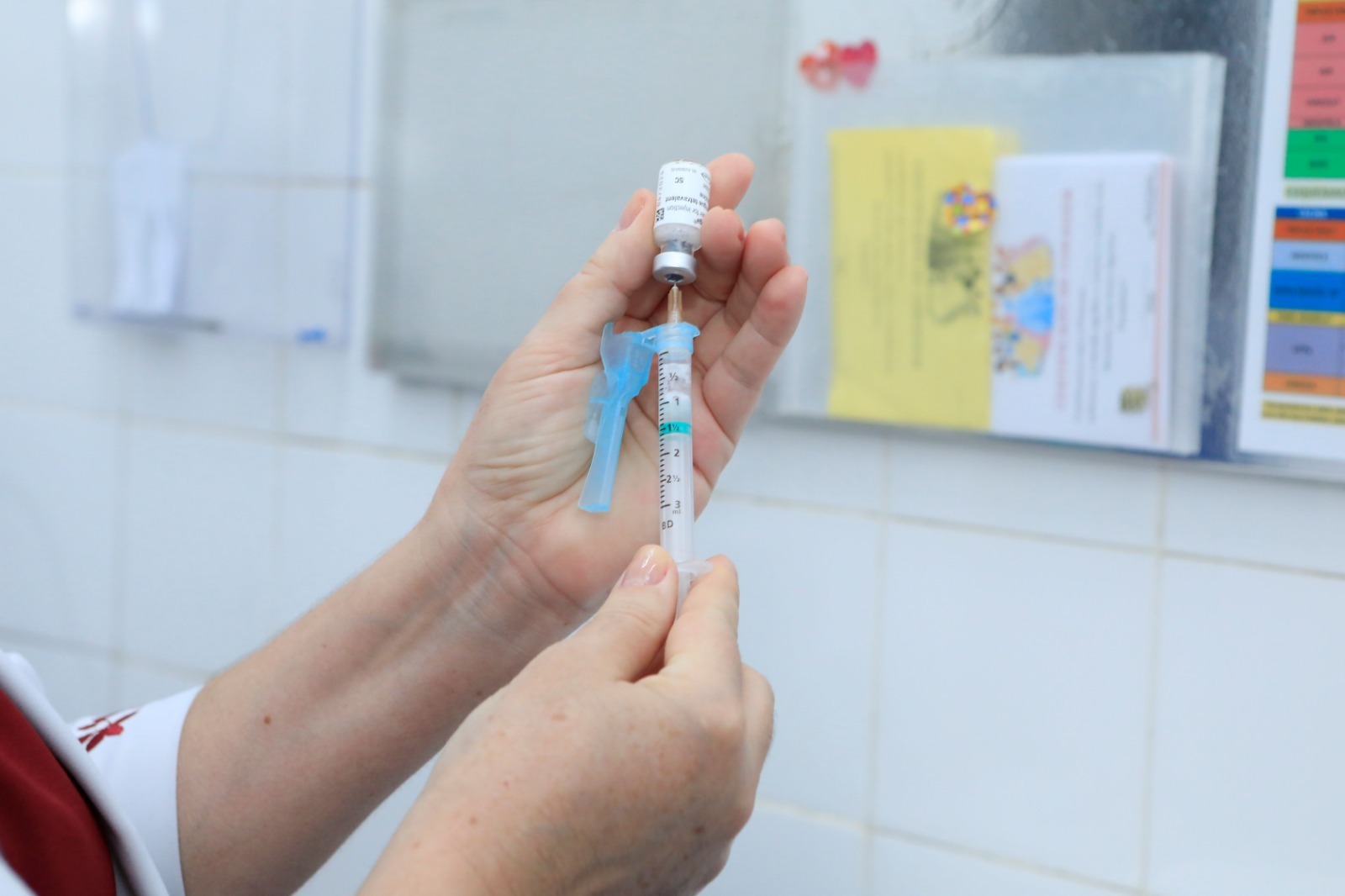 Procura por vacina da Dengue ainda é baixa. Pais devem se mobilizar para combater a doença
