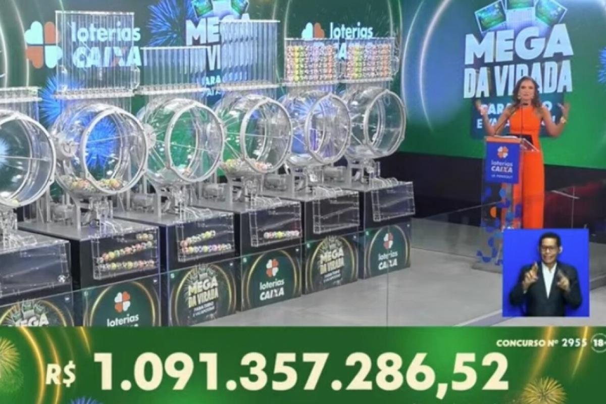 Dois bolões também foram contemplados. Um de 18 cotas foi registrado em Franco da Rocha. Desses, 17 já retiraram o prêmio. Apenas um ganhador não compareceu para receber sua parte.

Outro bolão de 10 cotas, feito em Ponta Porã, em Mato Grosso do Sul, foi contemplado. Todos os apostadores já se apresentaram para o recebimento do prêmio.

De acordo com a Caixa, os prêmios prescrevem 90 dias após a data do sorteio que, no caso do concurso 2955, realizado em 1° de janeiro, será dia 1° de abril. Após esse prazo, os valores são repassados ao tesouro nacional para aplicação no Fies (Fundo de Financiamento ao Estudante do Ensino Superior).