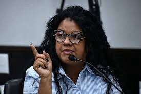 Conselho Municipal formaliza representação ao MP contra radialista por ofensas racistas à vereadora em Araçatuba