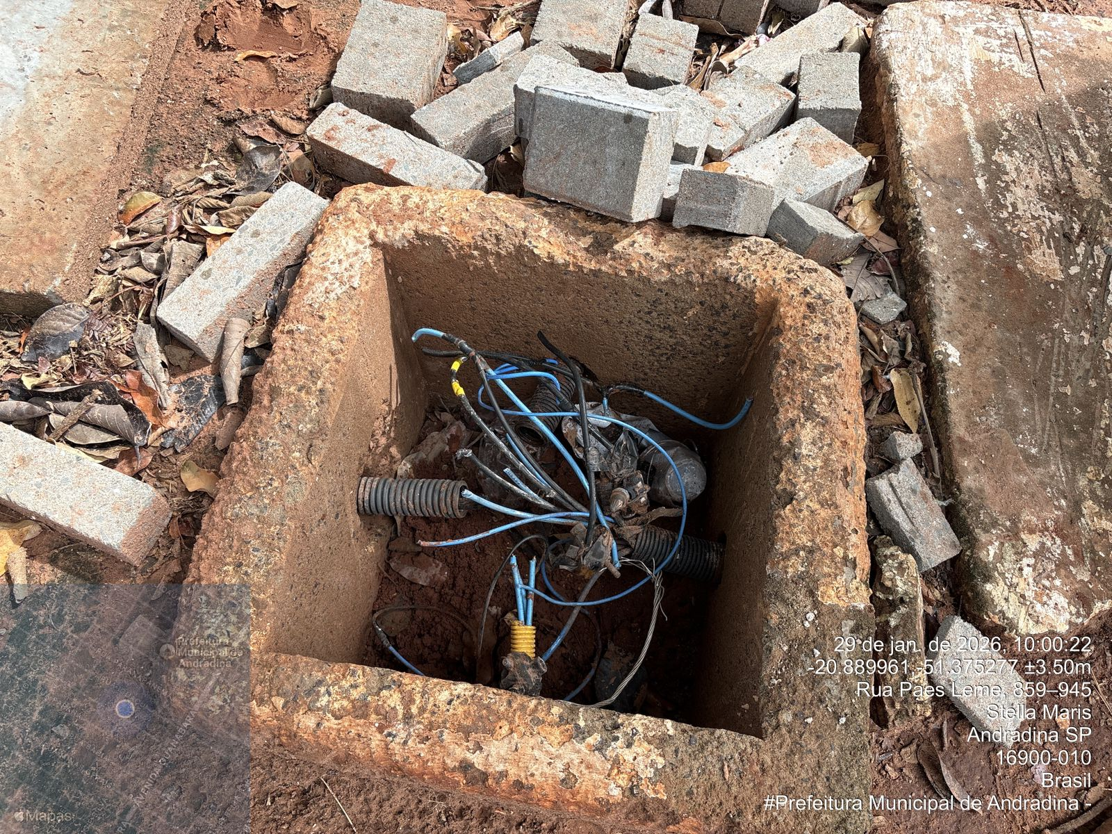 Ato de vandalismo: fiação é furtada na Praça do Stella Maris em Andradina