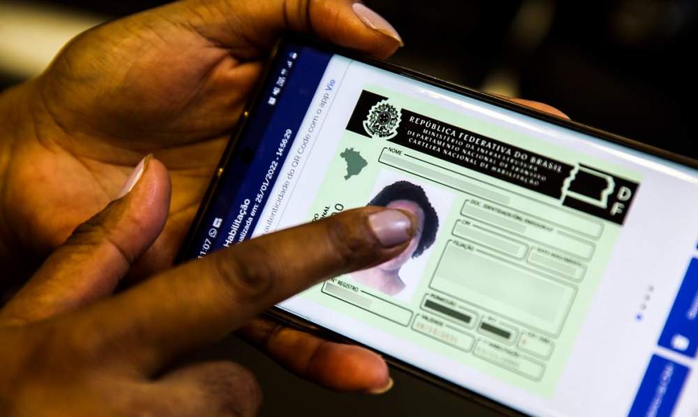 Novos pedidos de CNH quadruplicam em janeiro, mostra Senatran