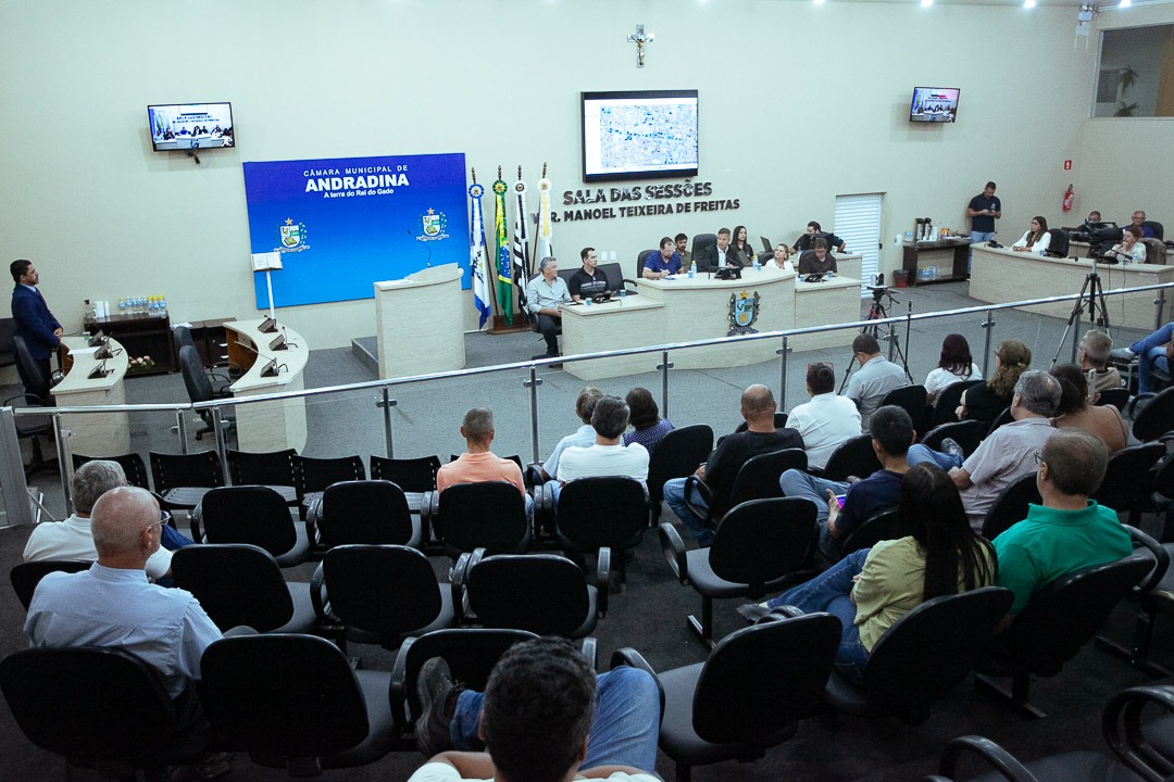 Audiência pública discute Área Azul e saídas para estacionamento no Centro