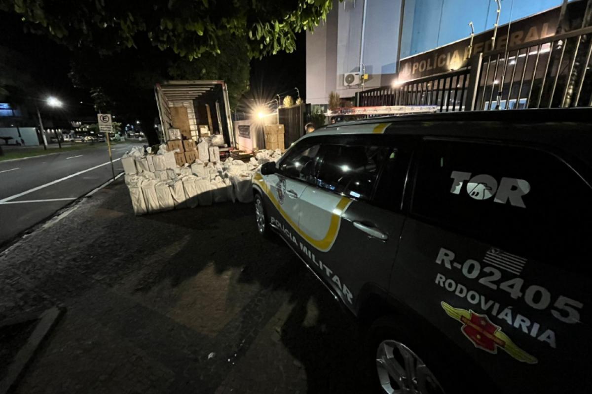 Carga ilegal de cigarros eletrônicos é apreendida em rodovia