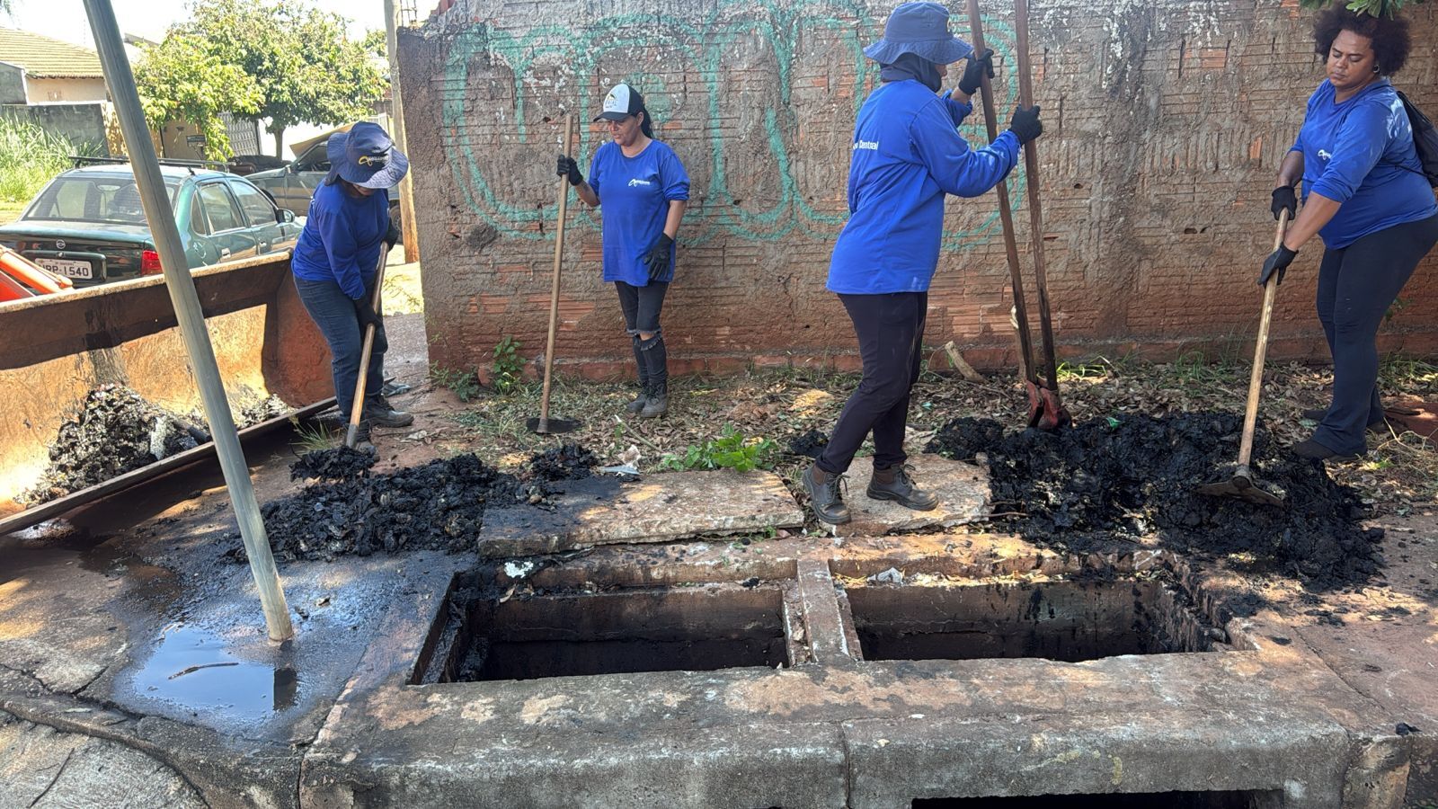 Prefeitura de Andradina intensifica limpeza de bocas de lobo