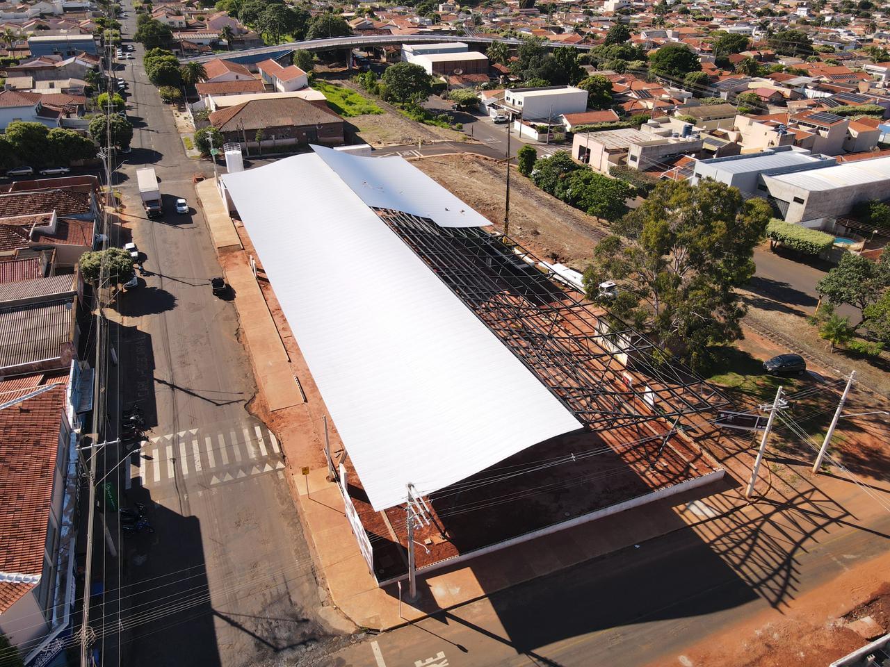 Começa a cobertura do Mercadão de Andradina