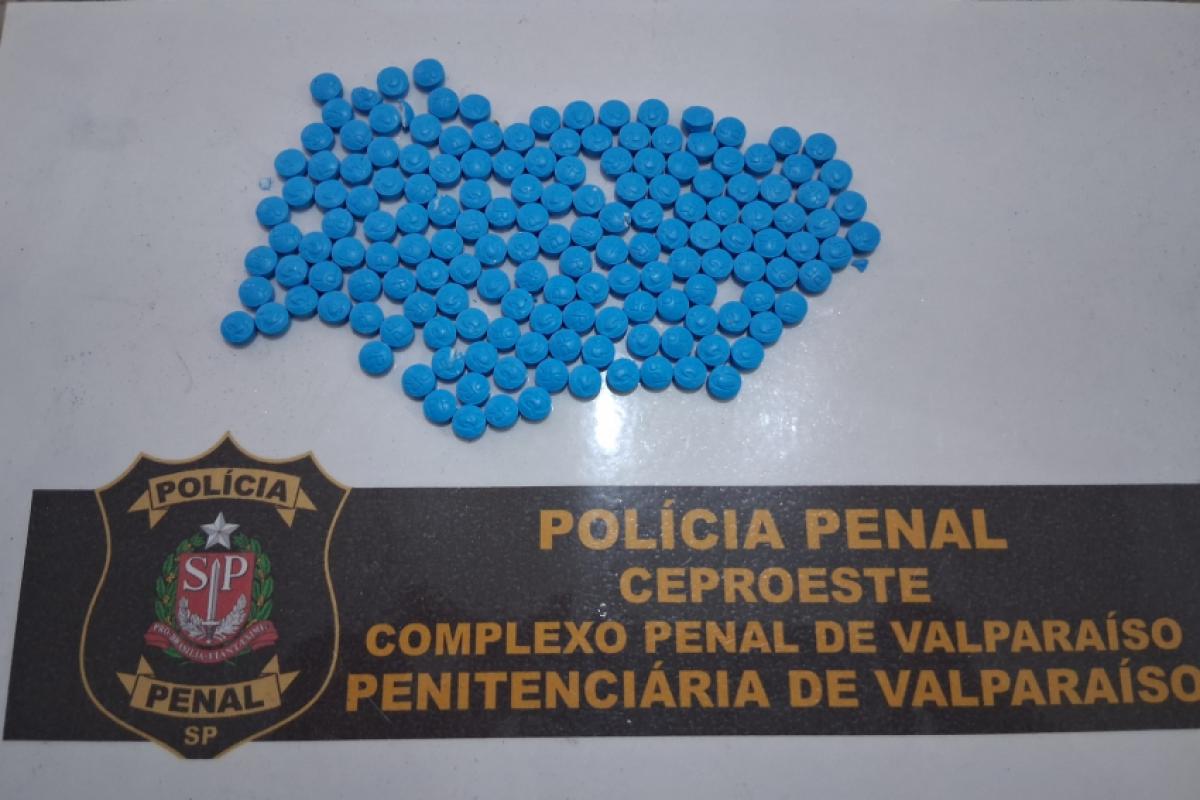 Visitantes são flagrados com drogas e objetos em presídios