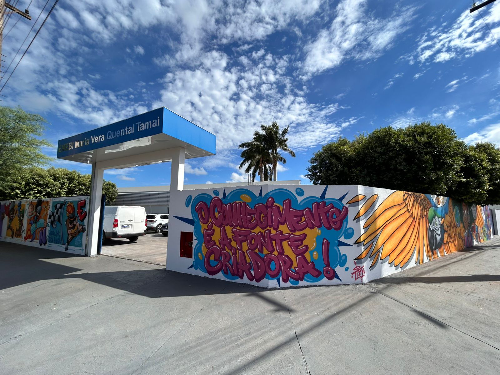 Entrada da escola em Andradina Maria Vera é tematizada