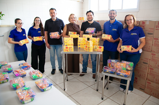 Prefeitura de Andradina realiza entrega de Kits de Páscoa para alunos da rede municipal