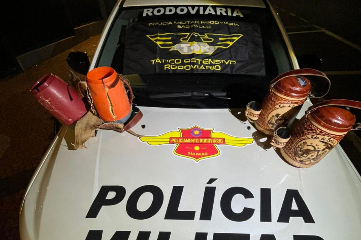 Cocaína em garrafas térmicas leva trio à prisão na Rondon