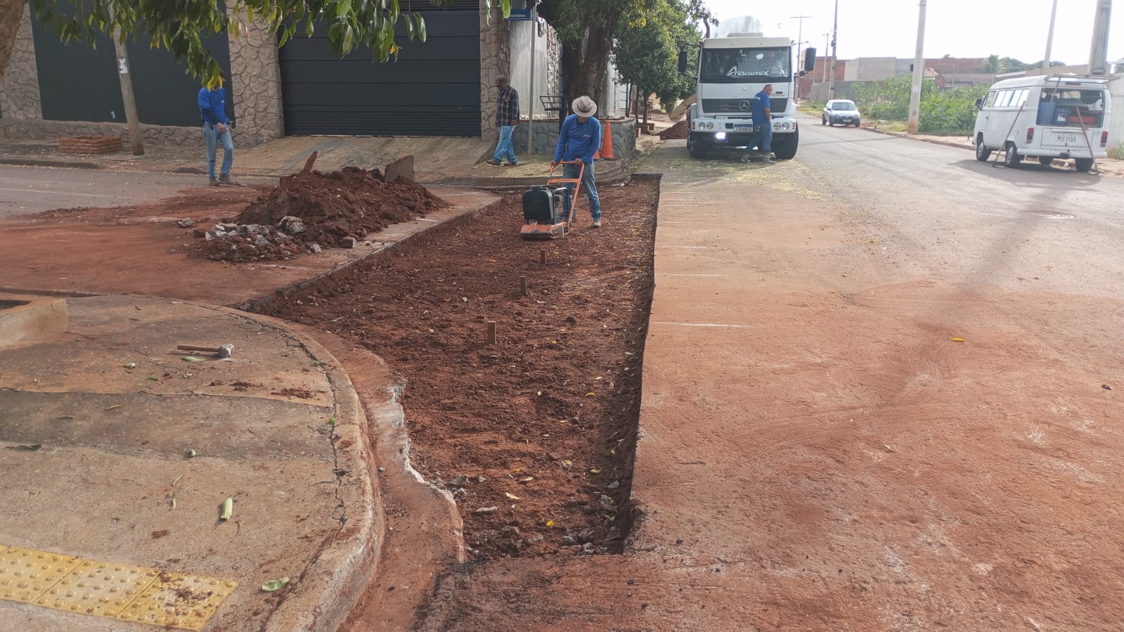 Sarjetão é implantado no bairro Pereira Jordão em Andradina