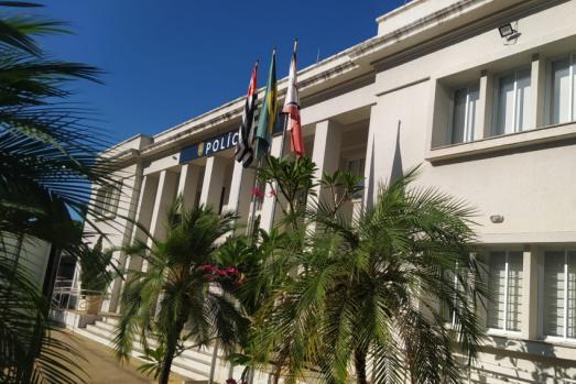 Idoso perde mais de R$ 27 mil após cartão ficar retido em caixa