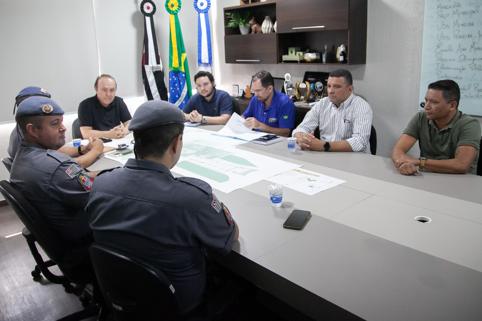 Novo comando do 28º BPMI visita Gabinete do Povo