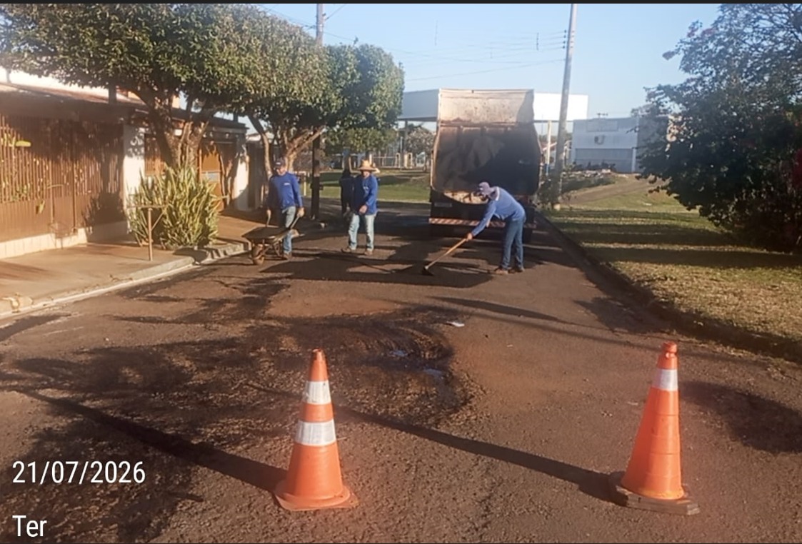 Operação tapa-buracos é intensificada em Andradina