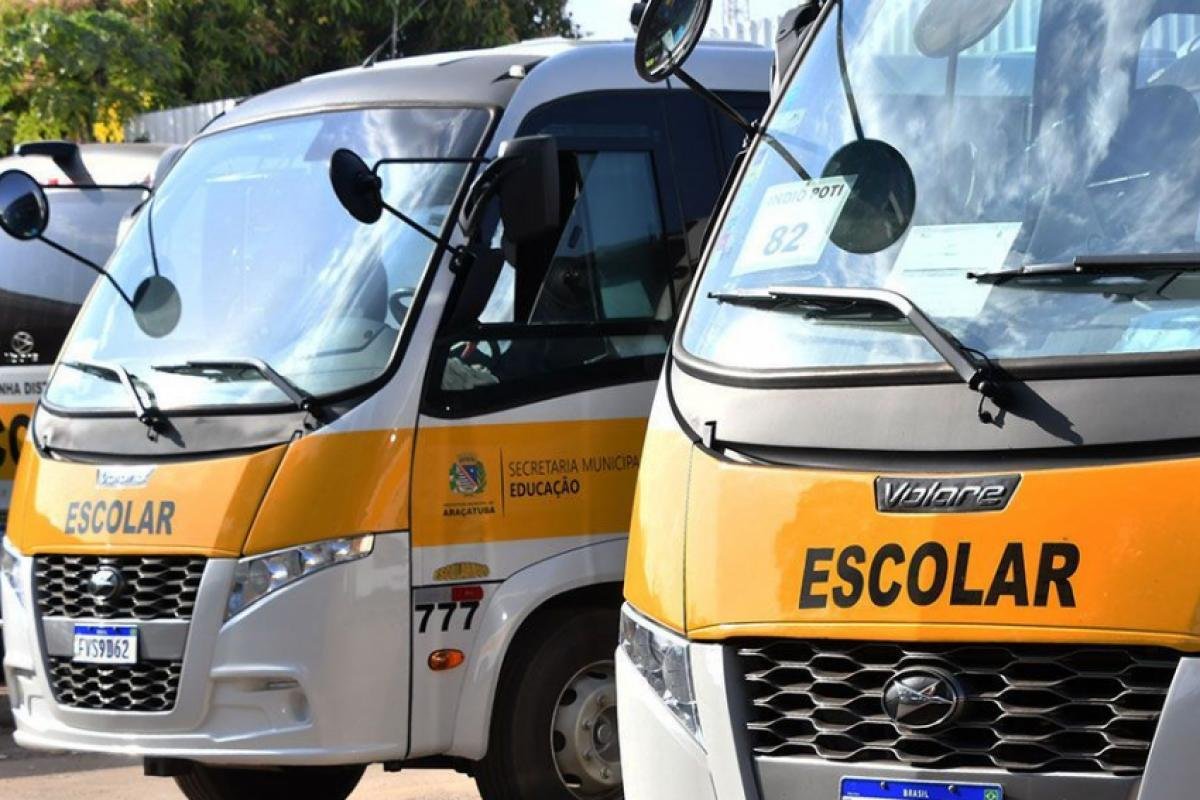 Pais denunciam problemas em escolas; Prefeitura consteta parte