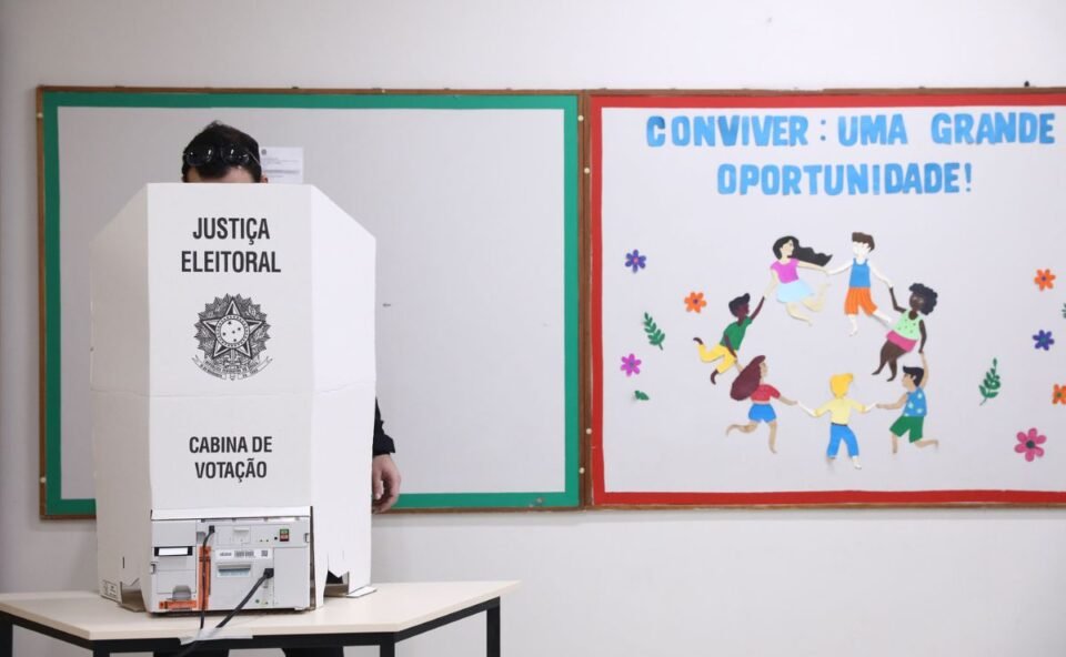 Quem trabalha nas eleições tem direito a folga? Veja quantos dias pode tirar
