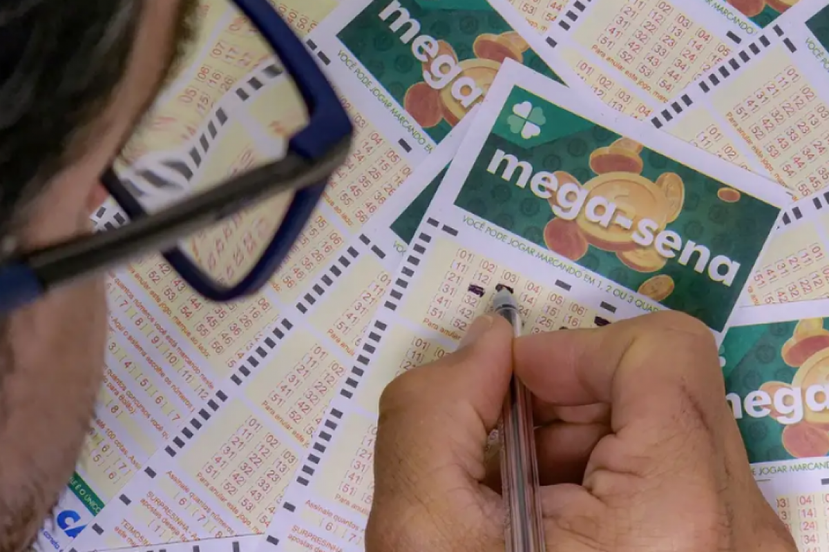 Mega-Sena acumula e premiação pode chegar a R$ 52 milhões terça
