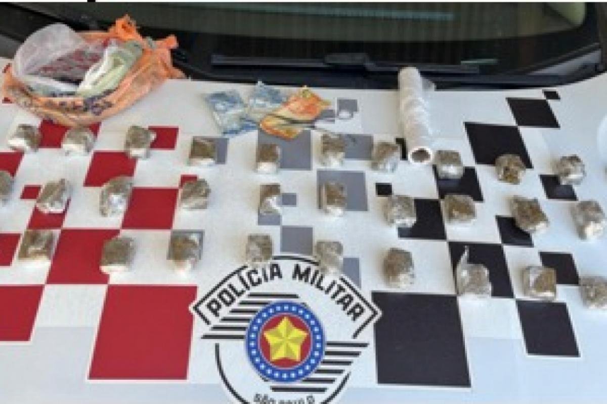 Homem é preso após ser flagrado com mais de 800 gramas de maconha