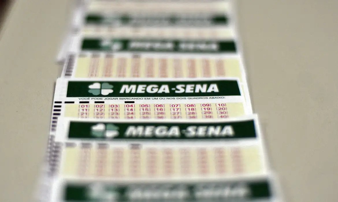 Mega-Sena sorteia prêmio acumulado em R$ 170 milhões neste domingo