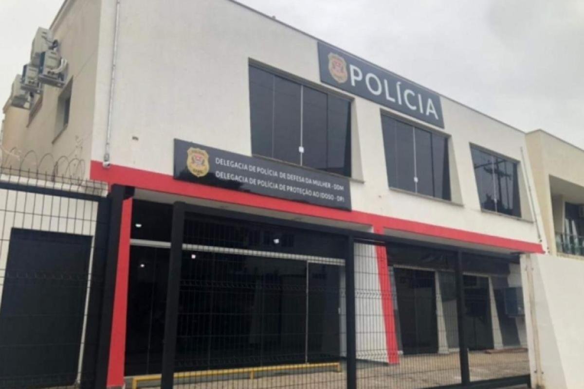 Mulher é atacada com 23 facadas em Valparaíso; ex foge após crime