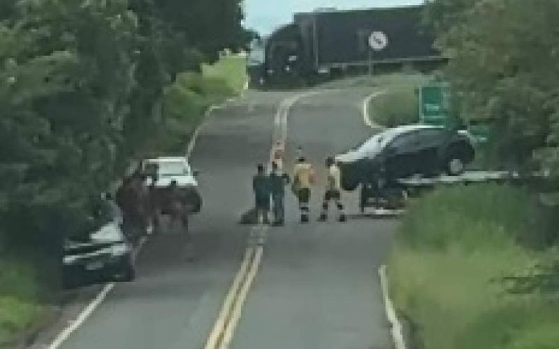Acidente com vítimas no acesso da Bandeirantes com Marechal Rondon