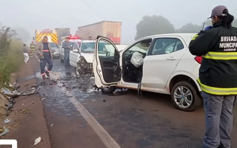 Forte neblina pode ter causado grave acidente na BR-262 em Castilho, 3 pessoas ficaram feridas