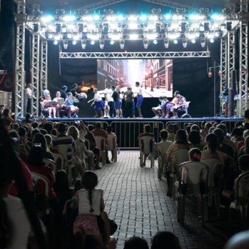 Festival da APAE anima a Praça Moura Andrade no Natal Encantado